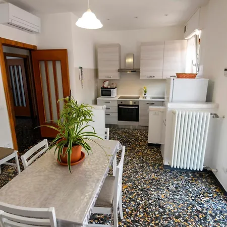 Chiwi's 2 Apartament Vado Ligure